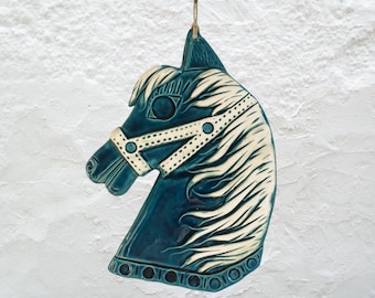 Turquoise Ceramic Horse Head Wall Decor,Horse-Themed Ceramic Ornament,Unique Wall-Mounted Artwork,Sculpted Clay Equine Wall Decoration