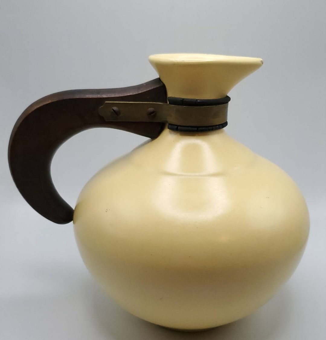 Vintage Bauer Pottery Los Angeles Yellow Gold Pitcher Carafe Wooden