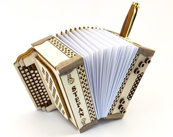 Soporte de lápiz de oficina de acordeón personalizado - Regalo de cumpleaños personalizado con texto - Soporte de oficina para jugadores de acordeón / Ziehharmonika