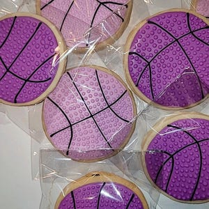 12 Sports sugar cookies | Birthday party favor| Baseball sugar cookies| Football sugar cookies| Soccer sugar cookies|