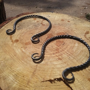 Torc Viking de pescoço escurecido e forjado à mão