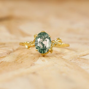 Moss Agate ring for women, Natural Moss Agate ring, Minimalist ring, Gemstone ring, Anniversary ring, Statement ring, AAA Moss Agat ring