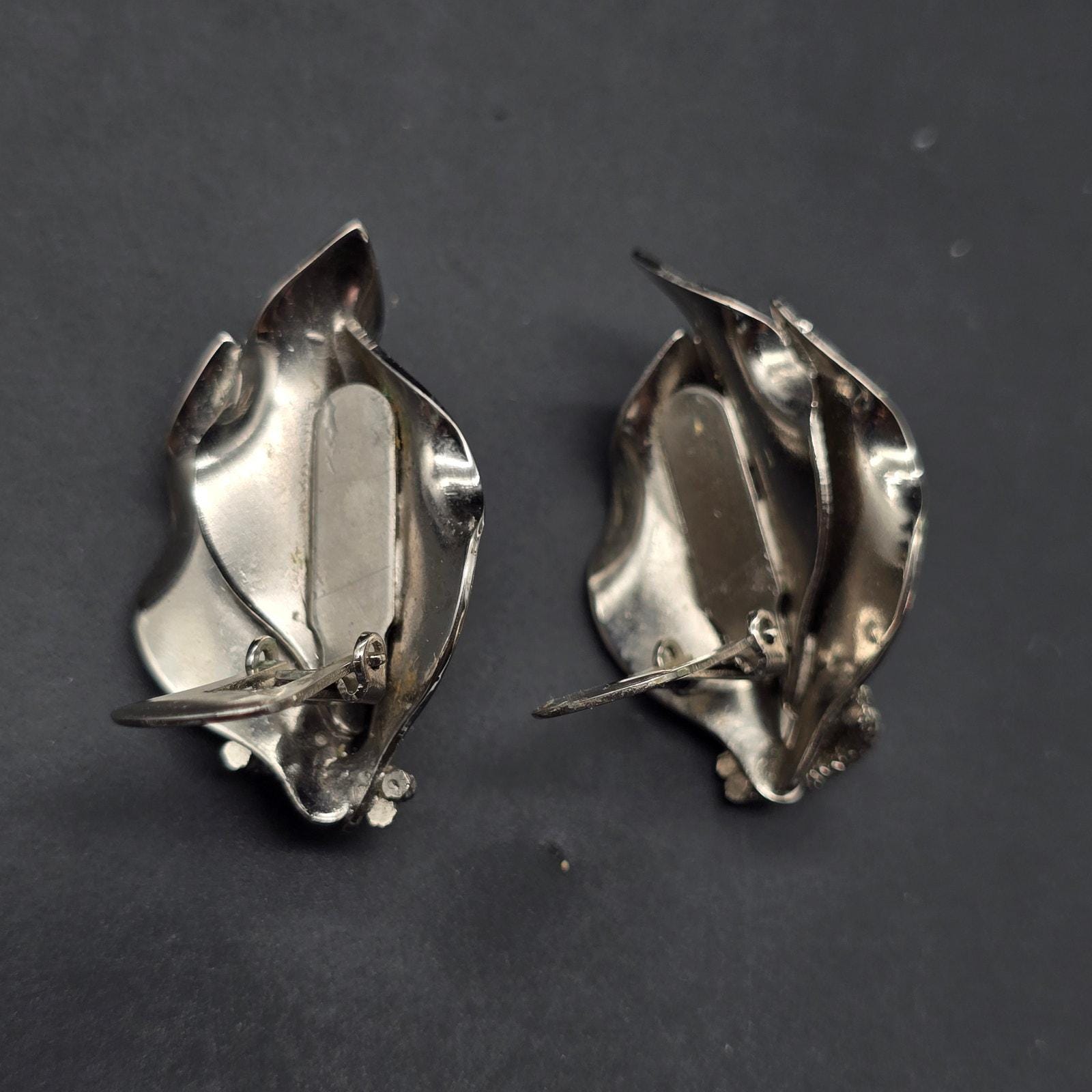 【HYERES LOR】23FW★ Colombe d'Or Silver Stone Ear Clip Diamond Paperclip Earrings – Sheryl Lowe