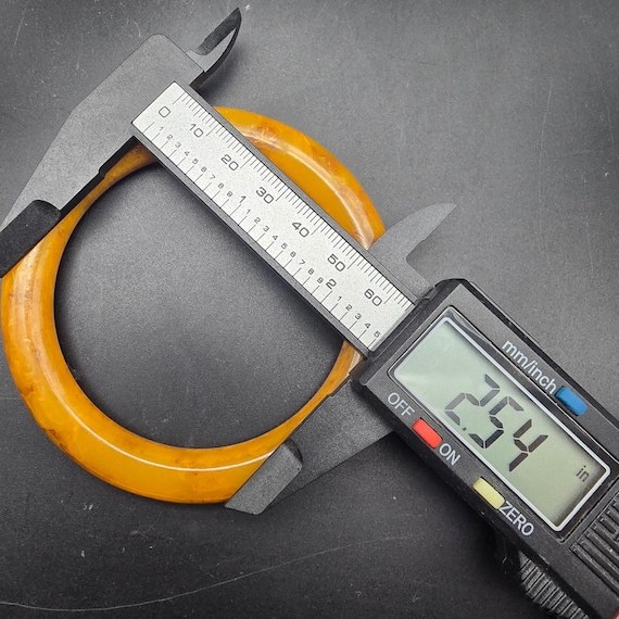 Marbled Yellow Brown Bakelite Bangle Bracelet Vin… - image 6