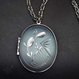Blue Silver Tone Etched Locket Pendant Necklace Vintage Costume Jewelry
