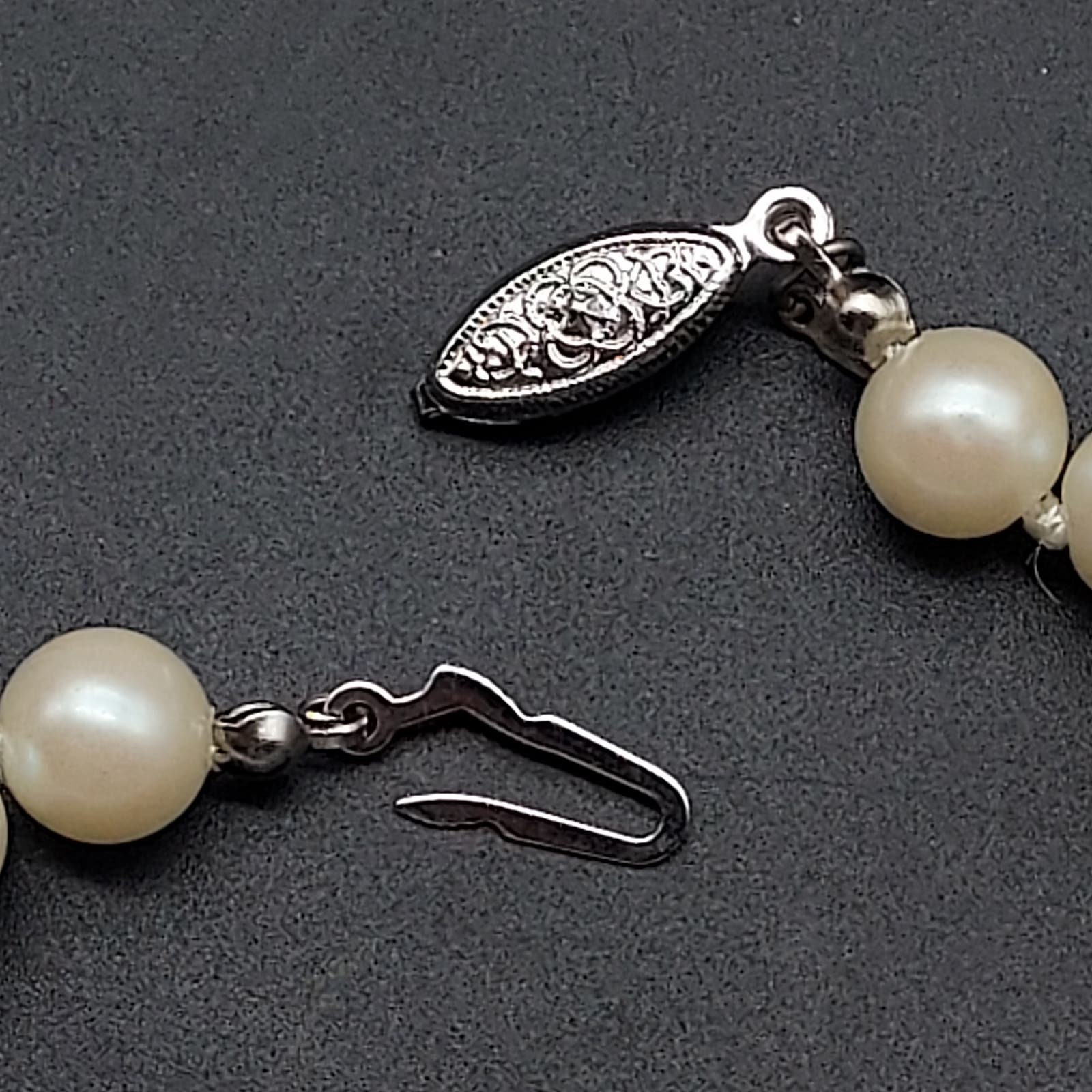 Monet 24 Inch Faux Pearl Necklace Cream off White Vintage Costume