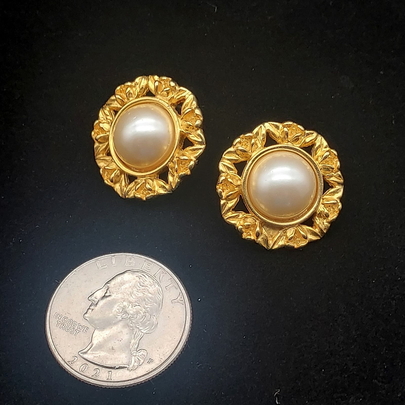 アクセサリー Circle Pearl Earrings<Gold> THE BELLE Belle Round Pearl Earrings – tothebelle