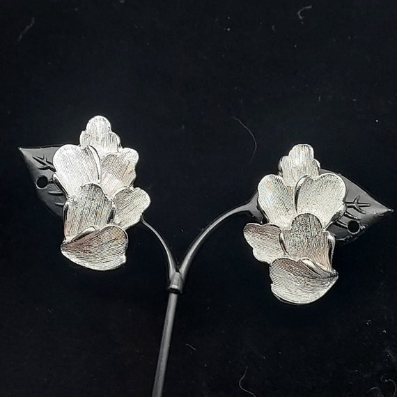 Judy Lee Clip On Earrings Silver Tone Textured Le… - image 8