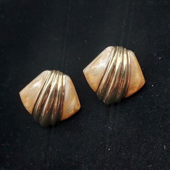 Avon Enamel Stud Earrings Gold Tone Peach Cream V… - image 8