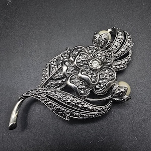 Kenneth Jay Lane for Avon Brooch Silver Tone Flower 1989 Renaissance Collection