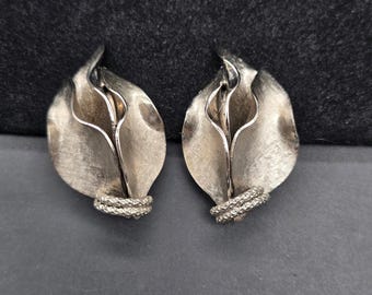【HYERES LOR】23FW★ Colombe d'Or Silver Stone Ear Clip Diamond Paperclip Earrings – Sheryl Lowe