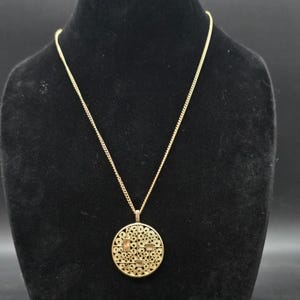 Sarah Coventry Necklace Timeless Beauty Gold Tone Pendant Chain Geometric