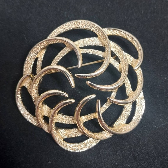 Vintage Gold Tone Sarah Coventry Brooch Spiral Swi