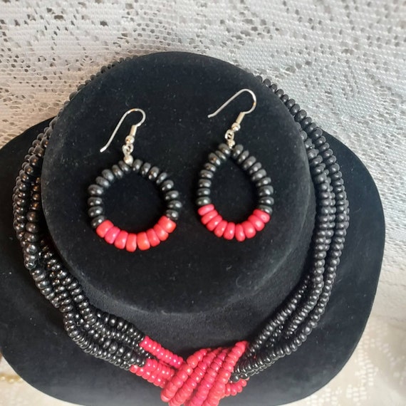 Red and Black Wood Beaded Necklace and Earrings S… - image 5