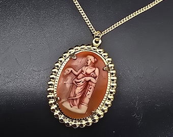 Roman Woman Acrylic Cameo Pendant Necklace Gold Tone Vintage NOS