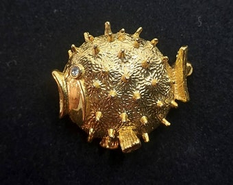 Vintage Gold Tone Puffer Fish Brooch 1960s Costume Jewelry