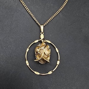 Sarah Coventry Pendant Necklace Gold Tone Vintage Costume Jewelry