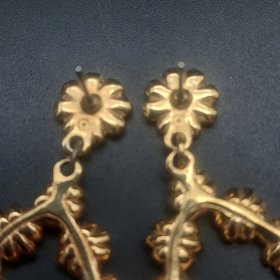 Avon Gold Tone Floral Earrings Dangle Drop Vintag… - image 7