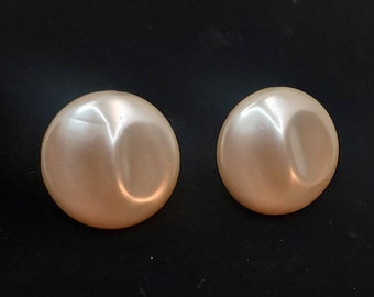 Vintage Trifari Pearl Clip on Earrings
