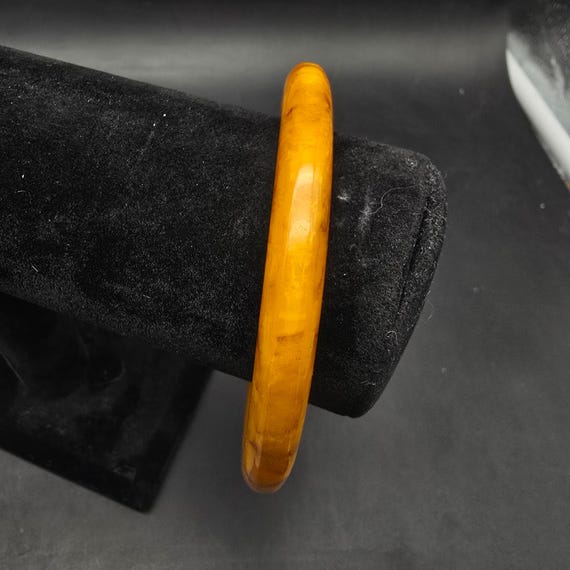 Marbled Yellow Brown Bakelite Bangle Bracelet Vin… - image 2