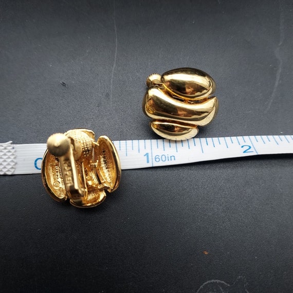 Napier Gold Tone Clip On Earrings Vintage Costume… - image 3