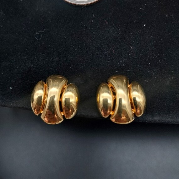 Napier Gold Tone Clip On Earrings Vintage Costume… - image 1