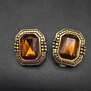 Root Beer Amber Glass Rhinestone Earrings Clip On Rectangle Gold Tone VIntage