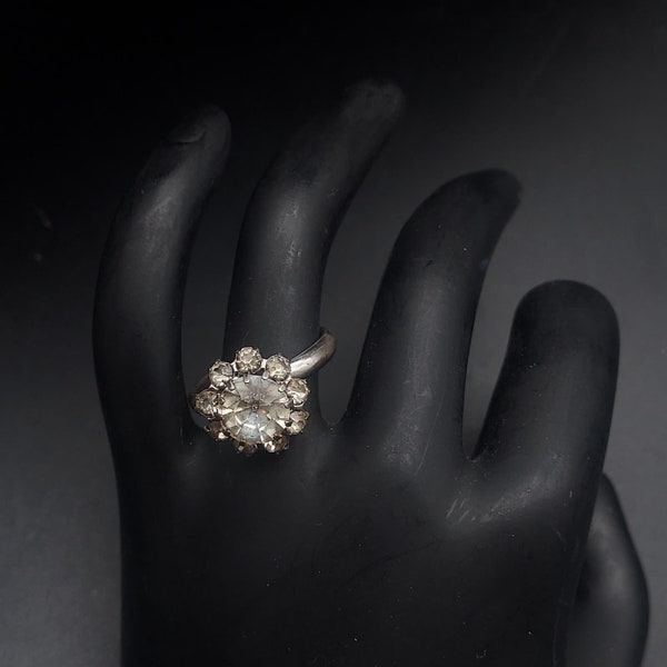 Glass Rhinestone Ring Vintage 1960s Glam Flower Shape Prong Set Costume Jewelry
