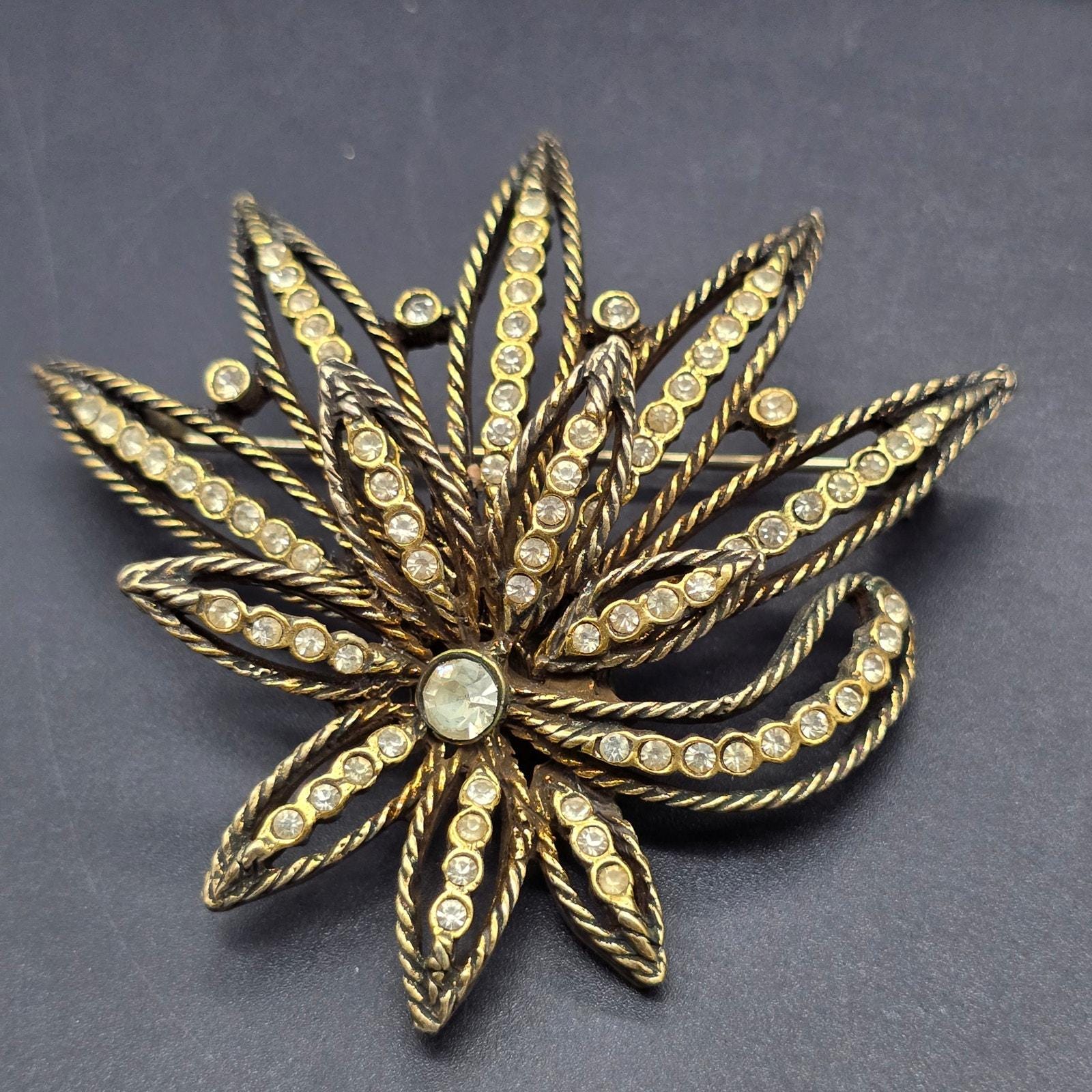 【原価ぶっ壊し割引】セリーヌ レ ペルル ブローチ Selini Flower Brooch Gold Tone Rhinestone Chunky Vintage