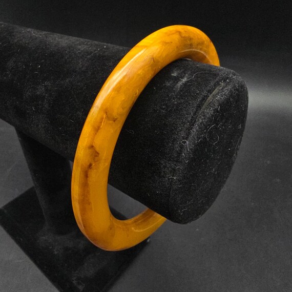 Marbled Yellow Brown Bakelite Bangle Bracelet Vin… - image 9
