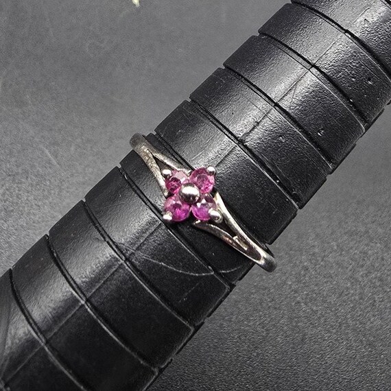 Sterling Silver Ruby Flower Ring Size 6 Petite Da… - image 3