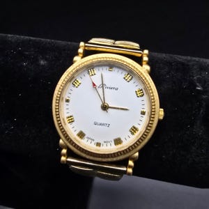 Women&#39;s Riviera Gold Tone Wrist Watch Stretch Band WORKS