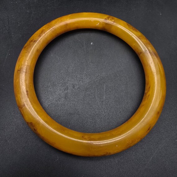 Marbled Yellow Brown Bakelite Bangle Bracelet Vin… - image 3