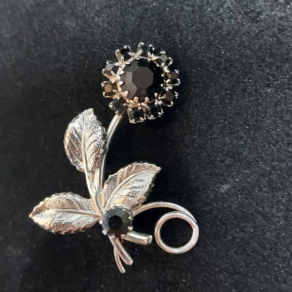 Vintage Black Rhinestone Flower Brooch Prong Set Unsigned Beauty Costume Jewelry