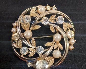 Vintage Lisner Brooch Gold Pearl and Rhinestone Costume Jewelry