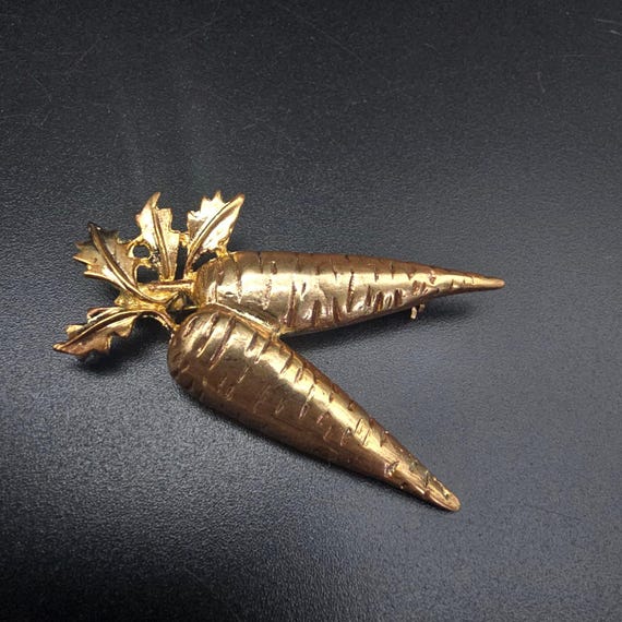 Gold Tone Carrot Brooch Vegetable Gardening Spring Easter Jewelry