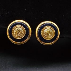 Liz Claiborne Crest Clip On Earrings Navy Blue Enamel Gold Tone Vintage