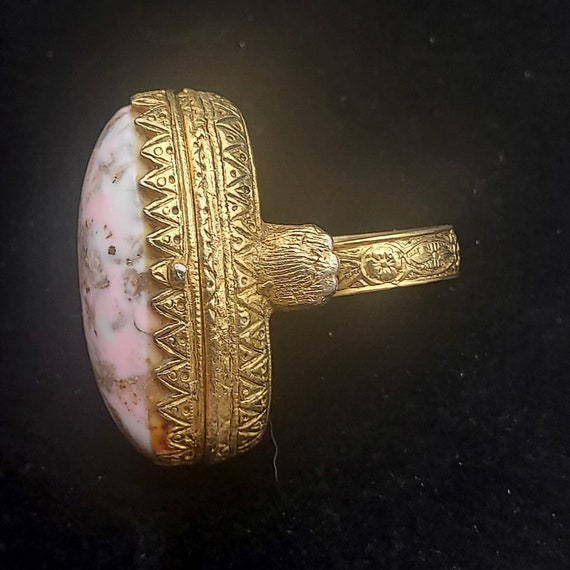 Vintage Poison Box Ring Pink Stone Gold Tone Adju… - image 4