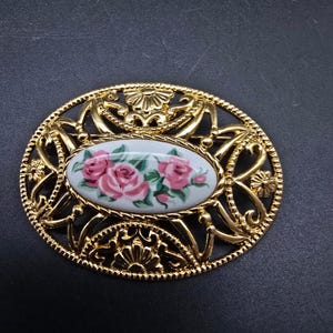Avon Pink Rose Brooch Gold Tone Filigree Vintage Costume Jewelry