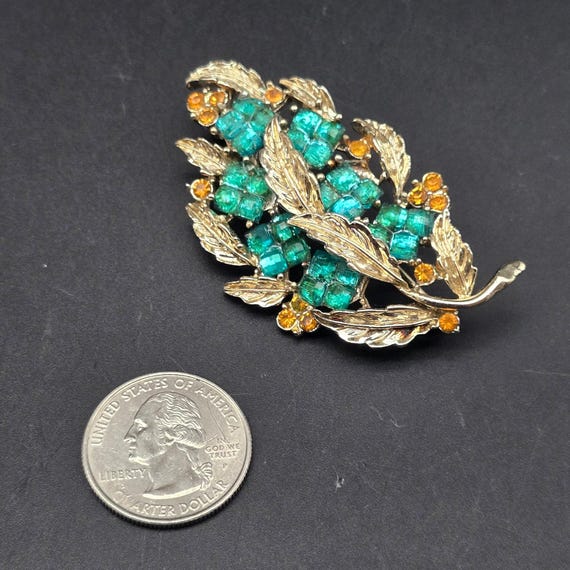 Coro Green Rhinestone Leaf Brooch Gold Tone Vintage Glam  display picture 1