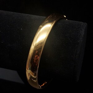 Vintage Monet Gold Tone Hinged Bangle Bracelet Costume Jewelry