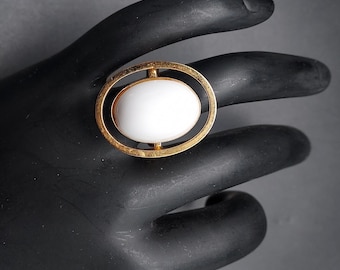 Vintage Emmons Ring White Oval Cabochon Gold Tone Costume Jewelry
