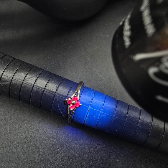 Sterling Silver Ruby Flower Ring Size 6 Petite Da… - image 5