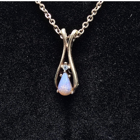 Vintage (avon?) faux opal - Gem