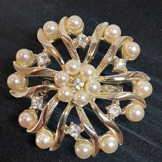 1950s'gold l　pearl×rhinestone brooch Vintage 1950's-60's Faux Gold Pearl Rhinestone Pin Brooch