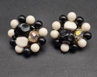 Pendientes vintage de clip con cuentas japonesas, bisutería vintage blanca y negra