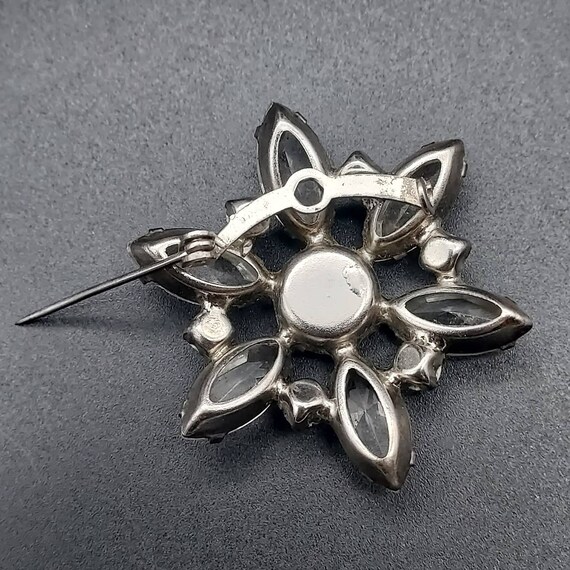Vintage C-Clasp Rhinestone Brooch Star Shape Open… - image 4