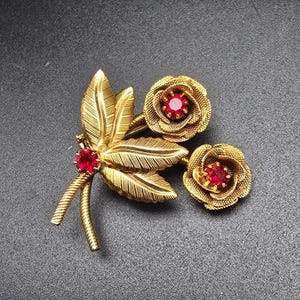 Gold Tone Rose Flower Brooch Red Rhinestones Vintage Costume Jewelry