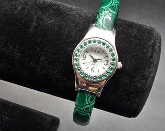 Green Rhinestone Cuff Watch Avon 2005 Quartz WORKS Working
