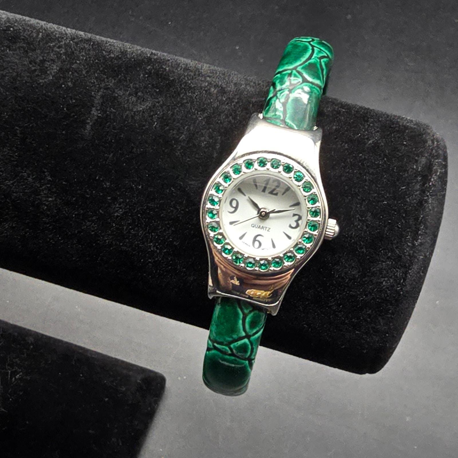 Green Rhinestone Cuff Watch Avon 2005 Quartz WORKS Working  display picture 2